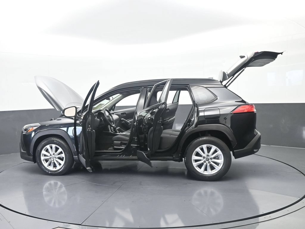Used 2022 Toyota Corolla Cross LE w/ Moonroof Package FWD image 67