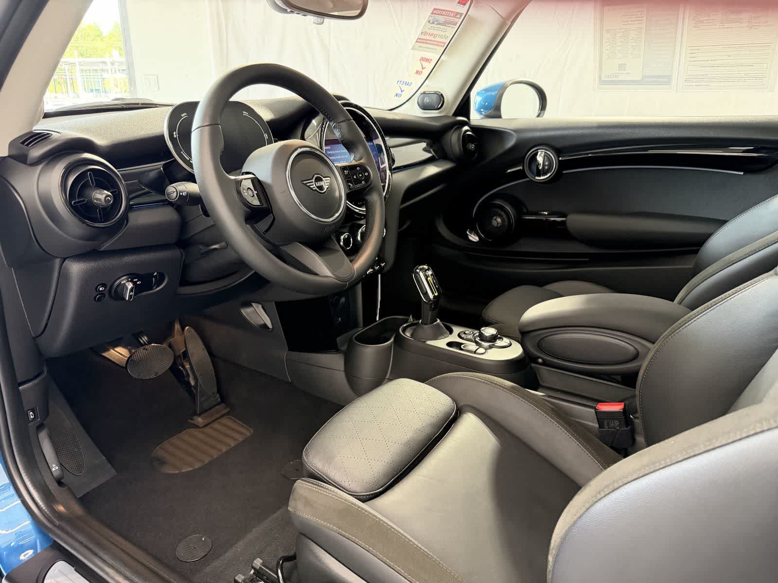 Used 2023 MINI Cooper SE FWD image 9