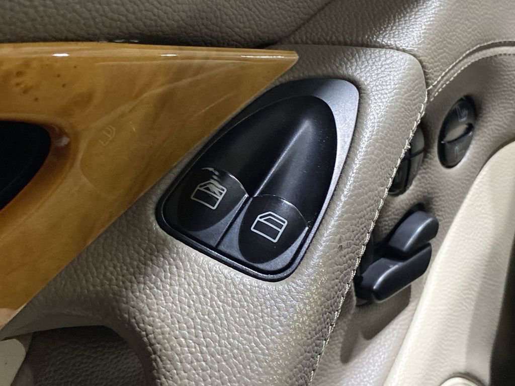 Used 2006 Mercedes-Benz SL 500 image 8