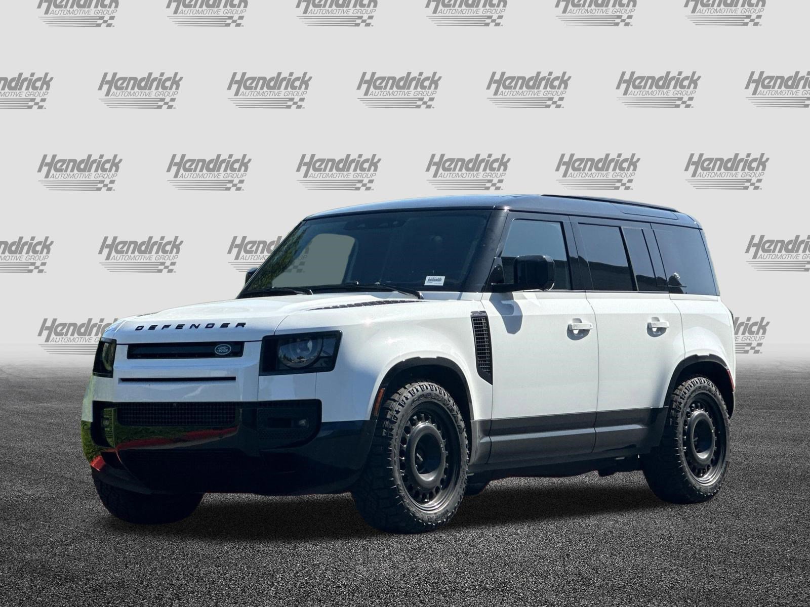 Used 2024 Land Rover Defender 110 X-Dynamic SE AWD/4WD image 9