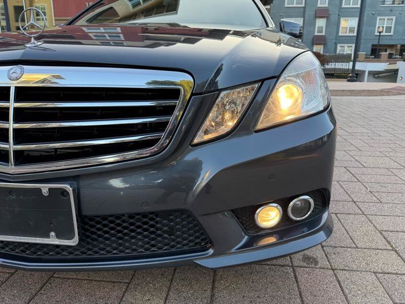 Used 2010 Mercedes-Benz E 550 Sedan image 18