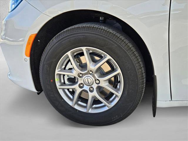 New 2026 Chrysler Pacifica Select FWD image 10