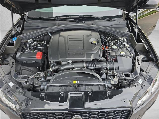 Certified 2025 Jaguar F-PACE R-Dynamic S image 30