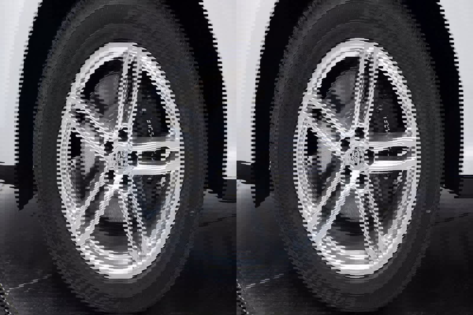 Certified 2025 Porsche Macan image 11