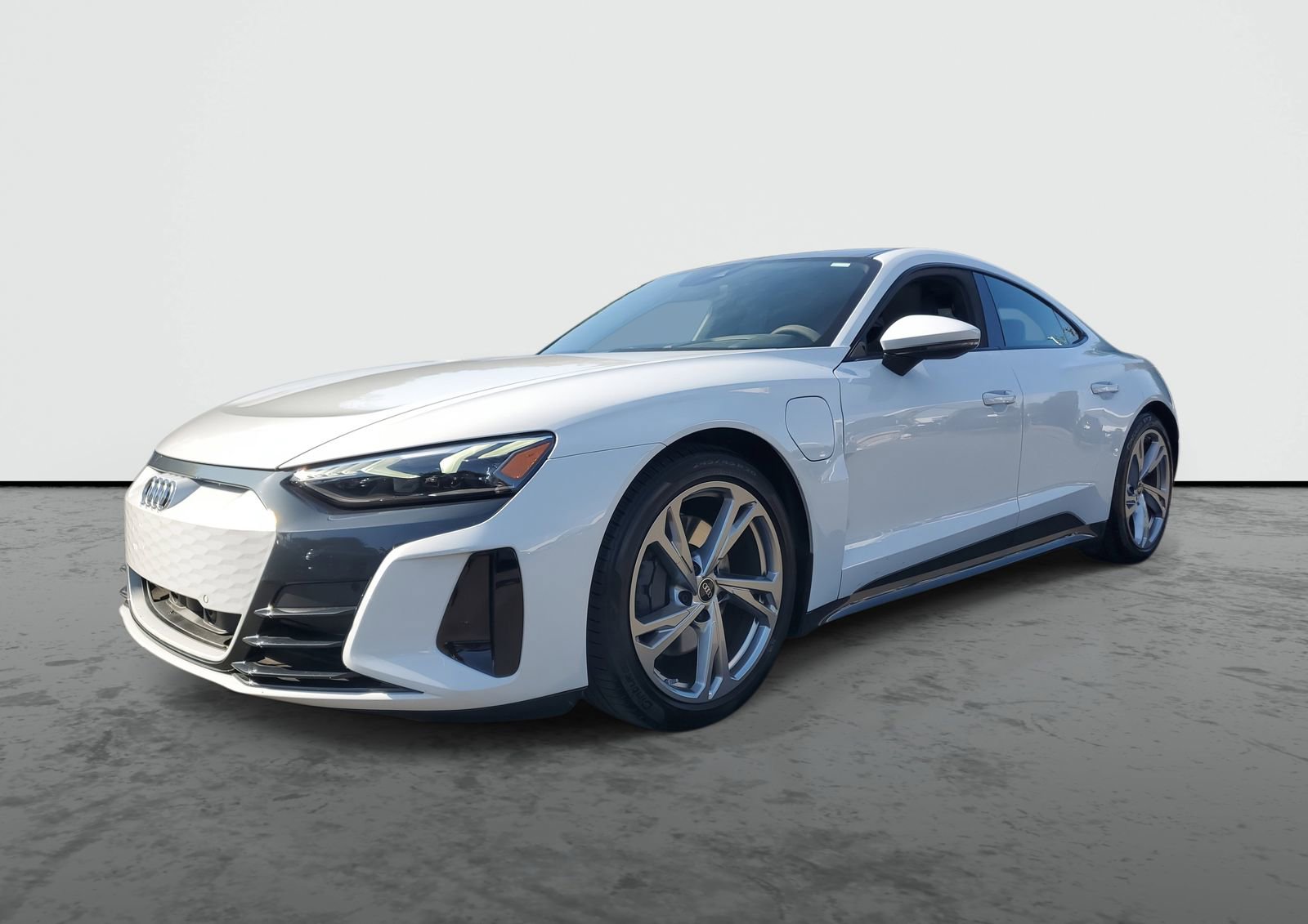 Used 2024 Audi e-tron GT Premium Plus image 2