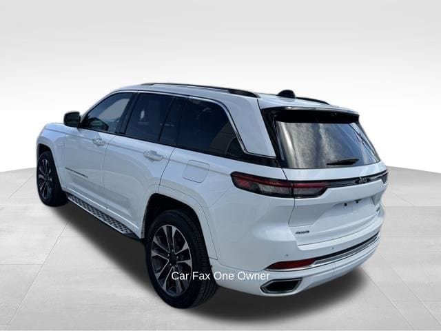 Used 2023 Jeep Grand Cherokee Overland w/ Luxury Tech Group IV AWD/4WD image 6