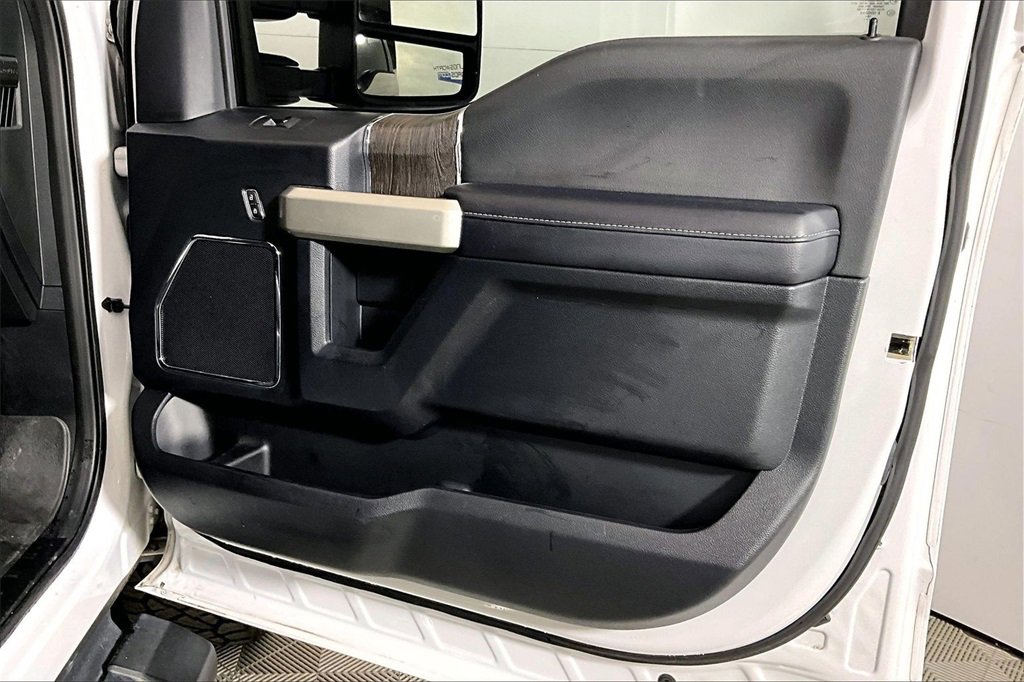 Certified 2020 Ford F250 Lariat w/ FX4 Off-Road Package image 16