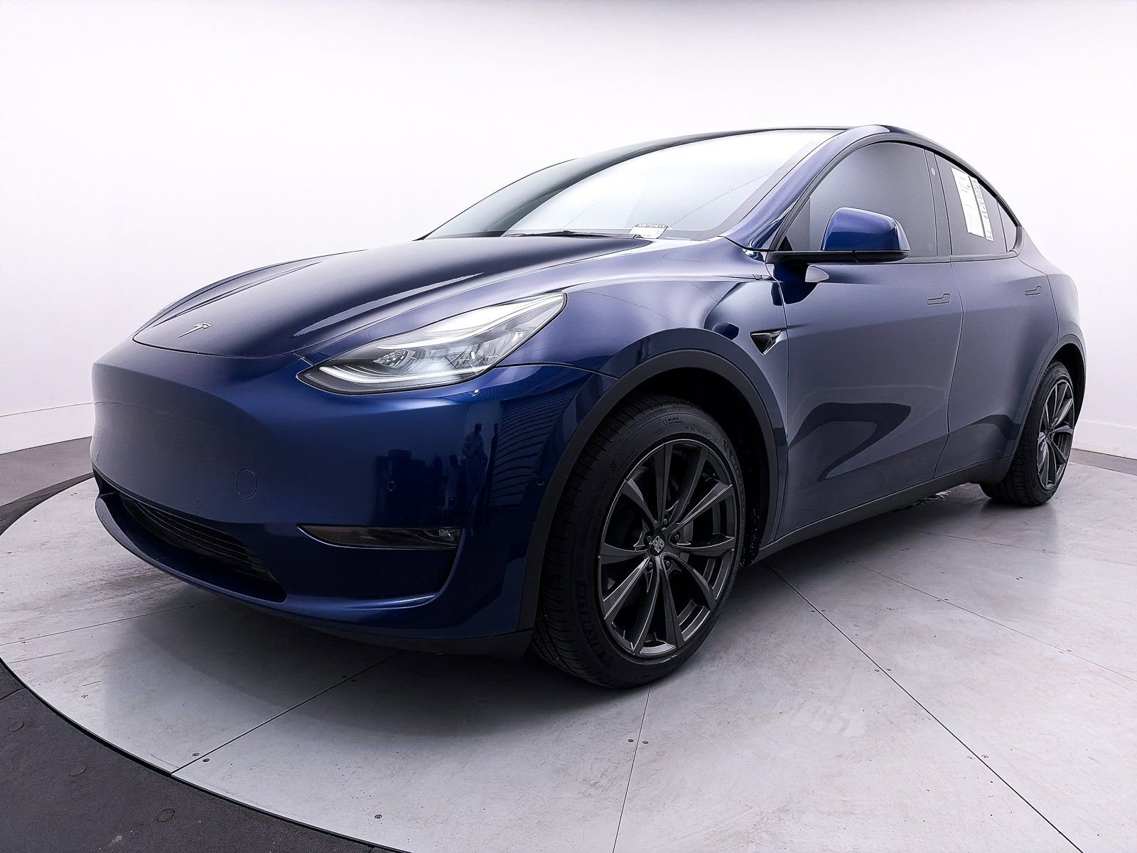 Used 2022 Tesla Model Y Long Range image 11