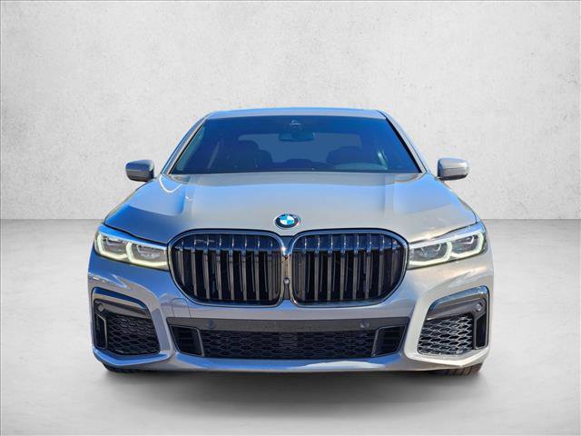 Used 2022 BMW 740i 740i w/ M Sport Package image 2