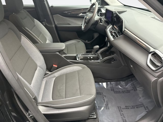 Used 2025 Chevrolet TrailBlazer LT image 16