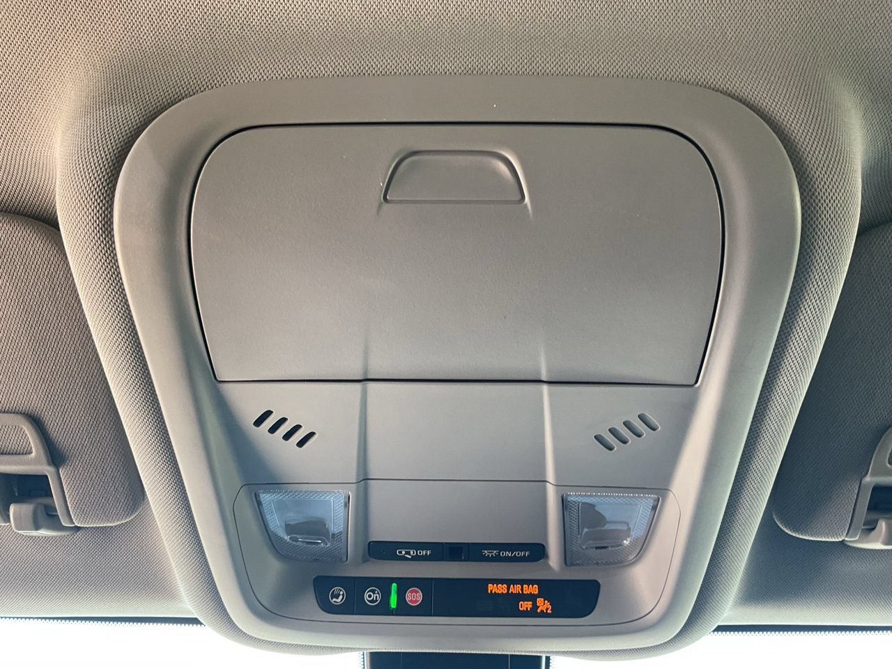 Used 2024 GMC Terrain SLE FWD image 12