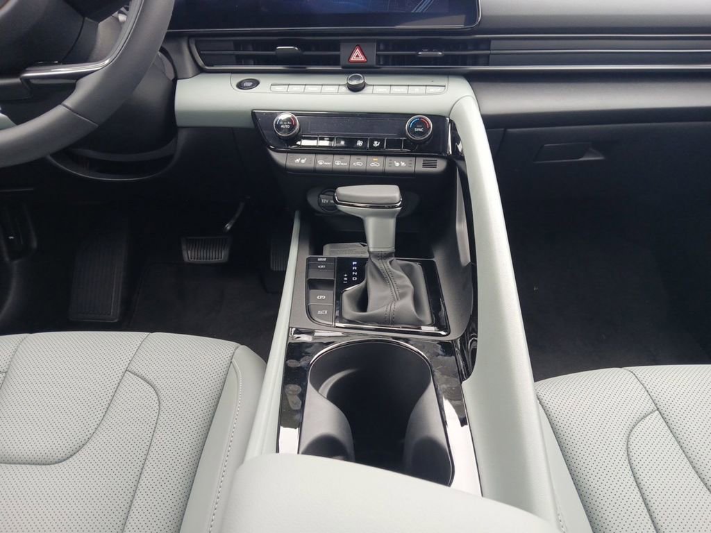 New 2026 Hyundai Elantra Limited FWD image 11