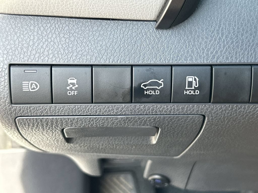 Used 2022 Toyota Camry XLE FWD image 18