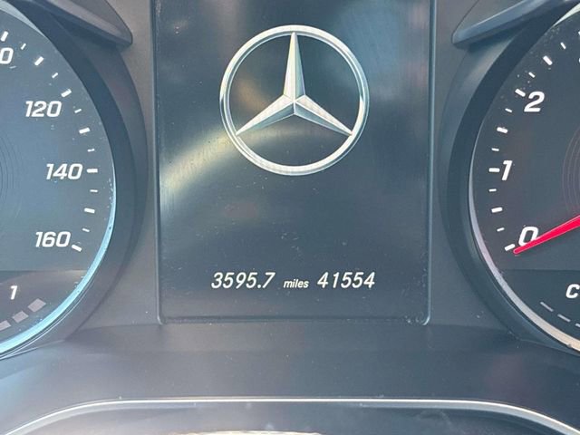 Used 2021 Mercedes-Benz GLC 300 4MATIC image 4