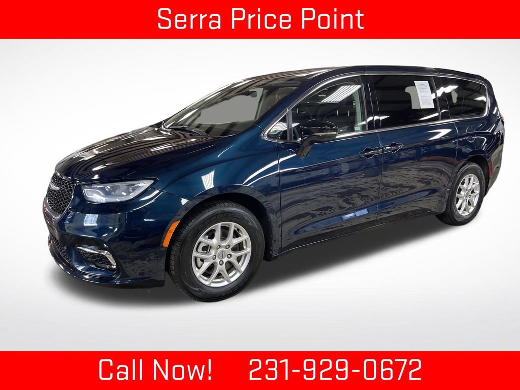 Used 2024 Chrysler Pacifica Touring-L FWD image 1
