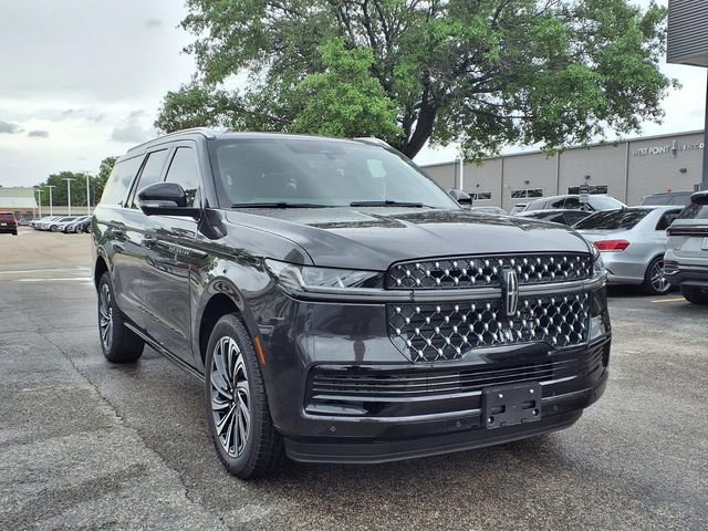 New 2025 Lincoln Navigator L Black Label AWD/4WD image 4
