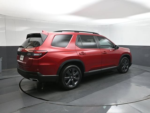 Used 2025 Honda Pilot Sport image 8