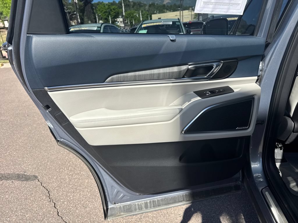 Used 2025 Kia Telluride SX Prestige AWD/4WD image 19