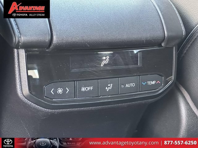 Used 2023 Toyota Highlander XSE AWD/4WD image 17