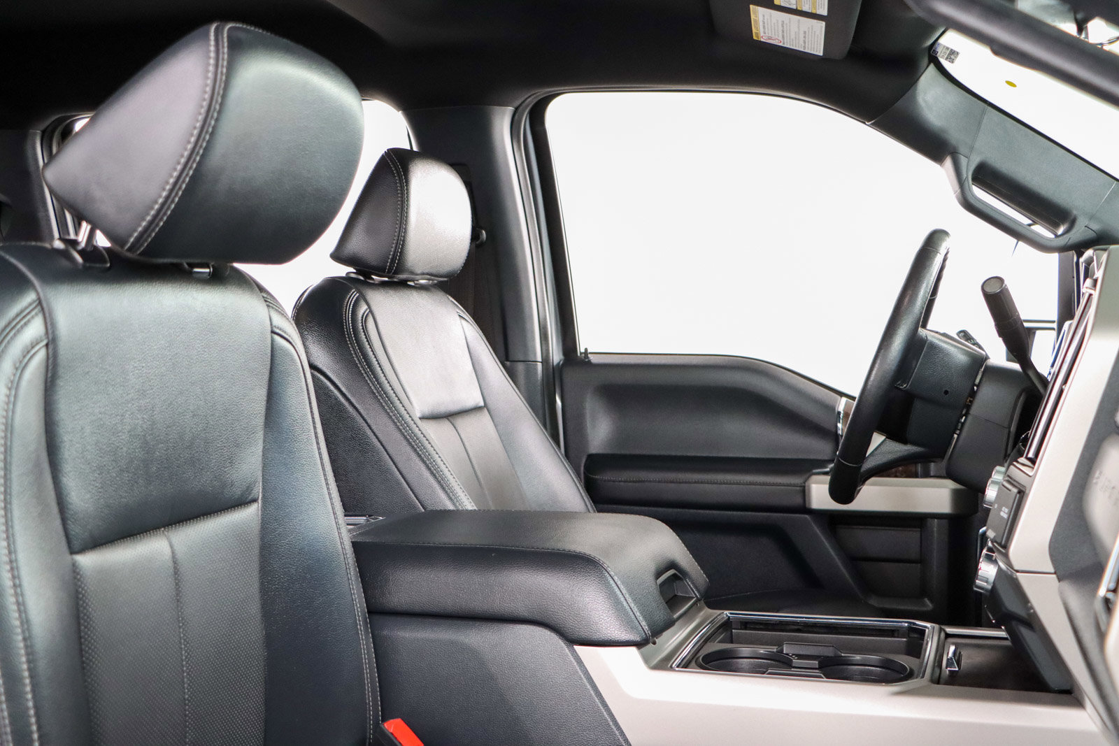 Used 2022 Ford F250 Lariat w/ Black Appearance Pkg image 28