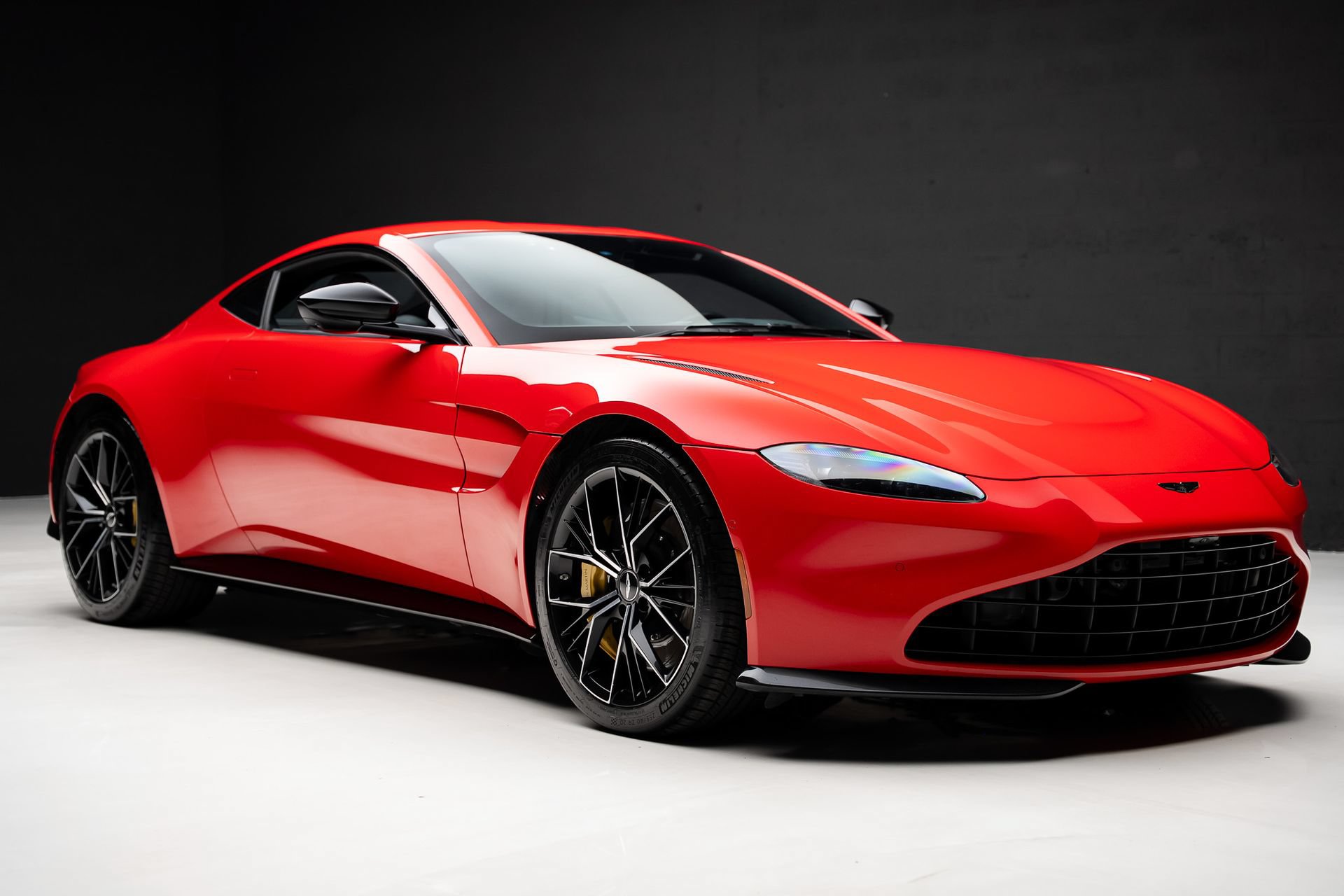 Used 2023 Aston Martin V8 Vantage Coupe RWD image 76