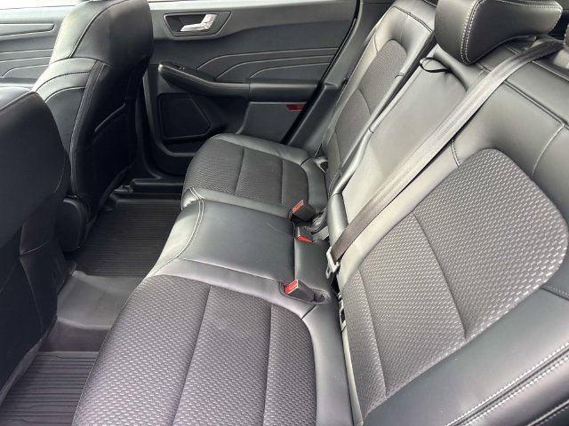 New 2025 Ford Escape SE w/ Class II Trailer Tow Package FWD image 34