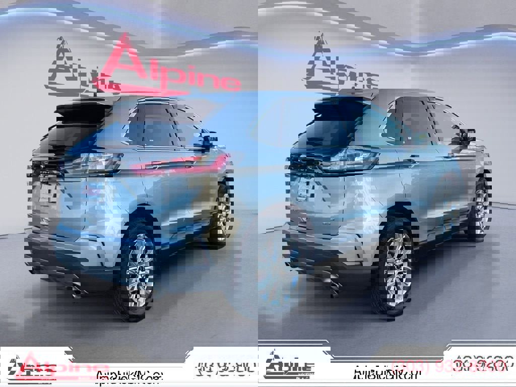 Used 2024 Ford Edge Titanium image 5