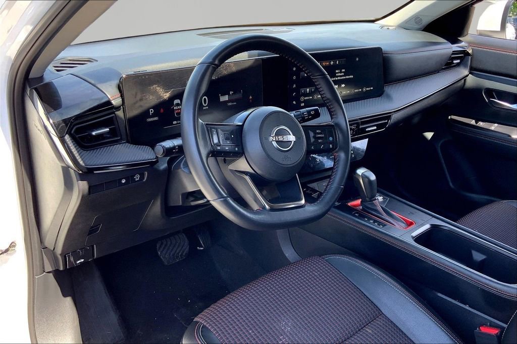 Used 2025 Nissan Kicks SR image 12