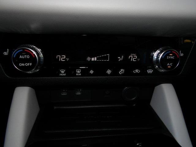 New 2025 Mitsubishi Outlander SE image 23