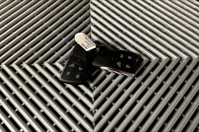 Used 2025 Chevrolet Silverado 2500 LTZ w/ LTZ Convenience Package AWD/4WD image 11