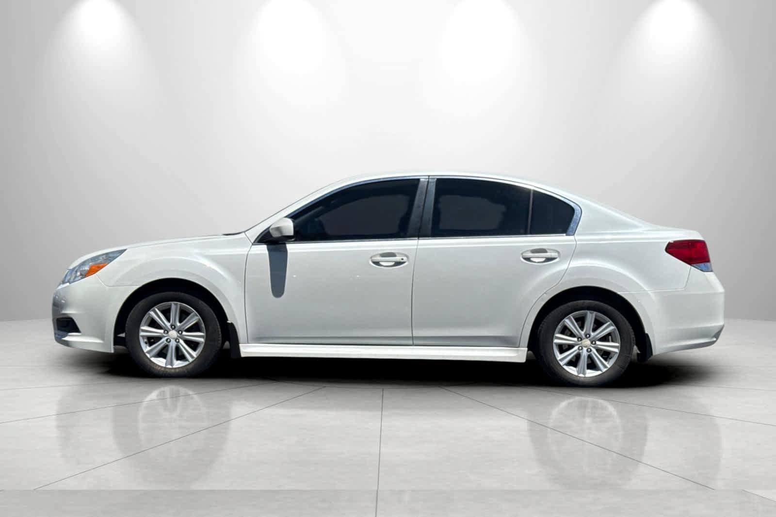 Used 2010 Subaru Legacy 2.5i Premium AWD/4WD image 5
