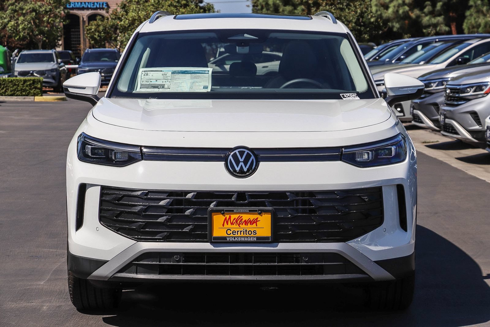 New 2026 Volkswagen Tiguan SE FWD image 2