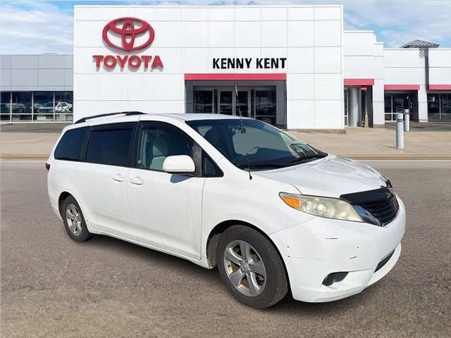 Used 2013 Toyota Sienna LE w/ Towing Pkg