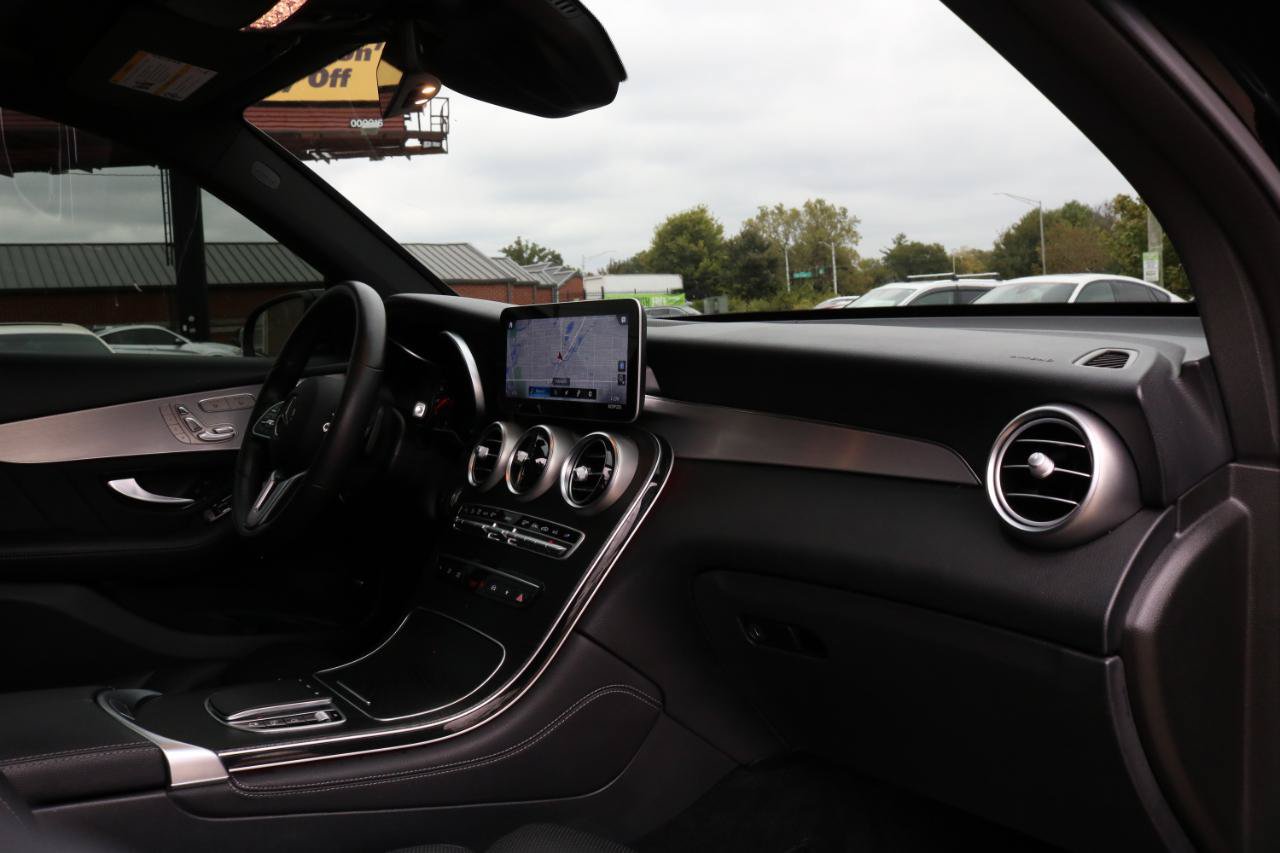 Used 2020 Mercedes-Benz GLC 300 4MATIC image 65