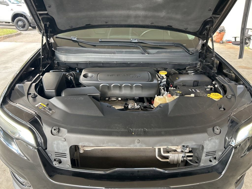 Used 2019 Jeep Cherokee Altitude image 10