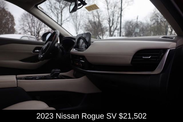 Used 2023 Nissan Rogue SV image 41