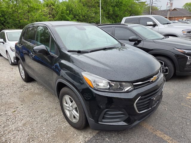 Used 2020 Chevrolet Trax LS w/ Tint and Cruise Package FWD image 3
