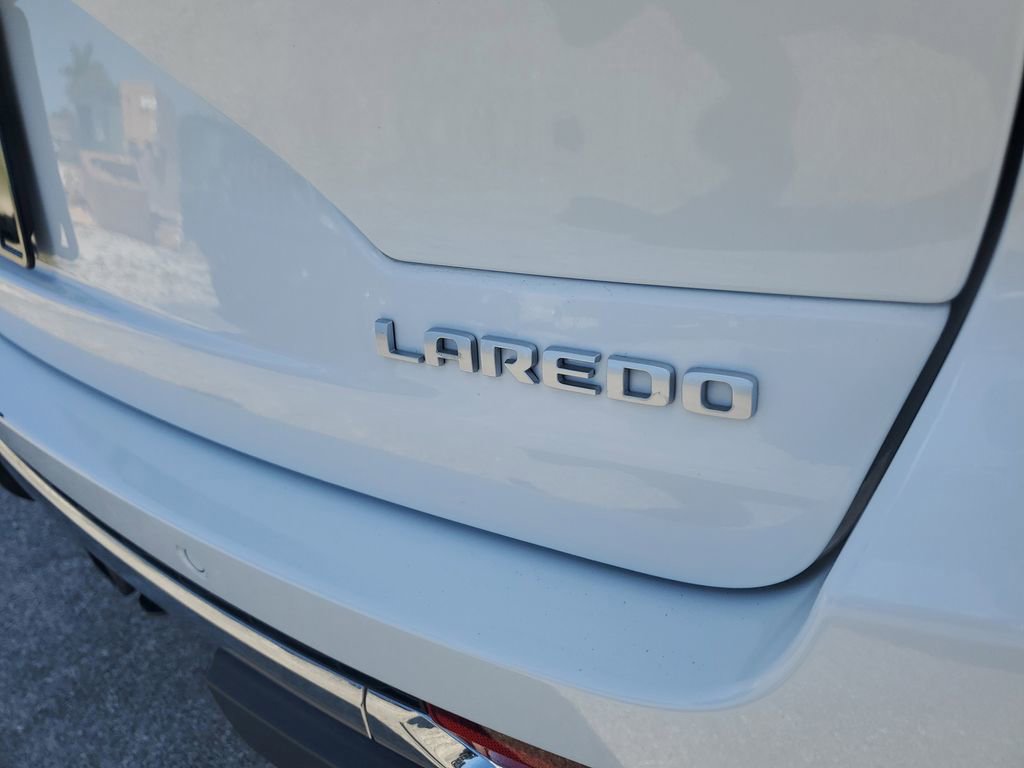 Used 2024 Jeep Grand Cherokee Laredo X w/ Luxury Tech Group I AWD/4WD image 8