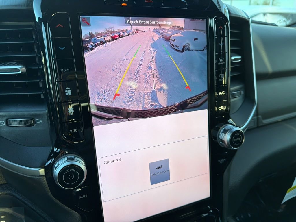 New 2026 RAM 1500 4x4 Crew Cab image 19