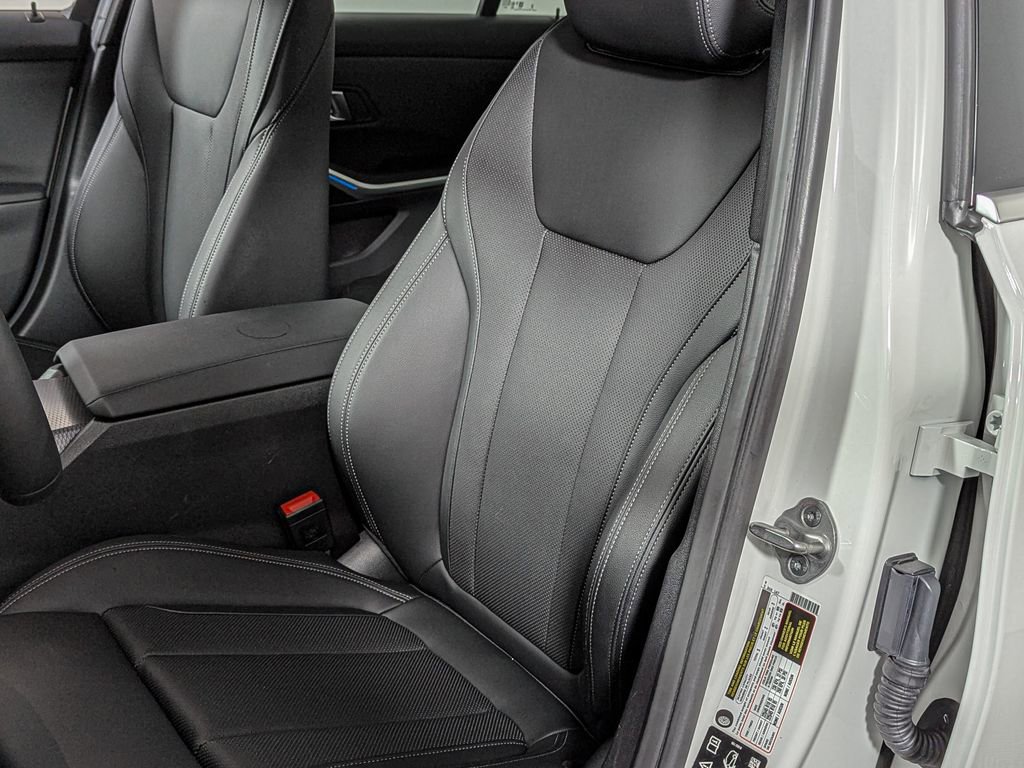 Used 2025 BMW 330i xDrive Sedan w/ Convenience Package image 17