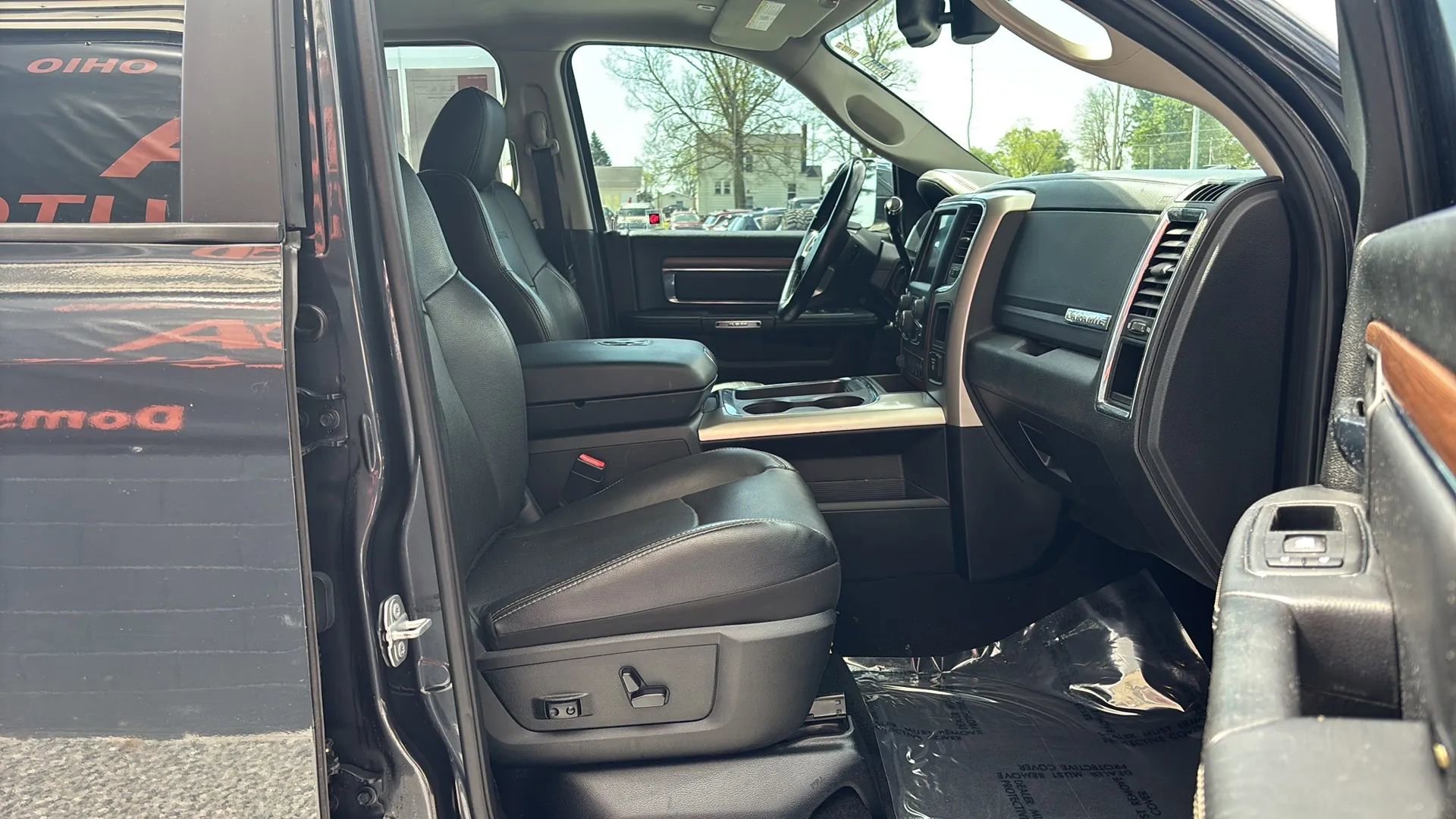 Used 2017 RAM 2500 Laramie w/ Convenience Group AWD/4WD image 18