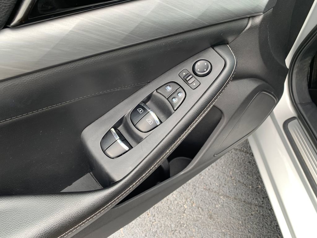 Used 2017 Nissan Maxima 3.5 SV FWD image 19