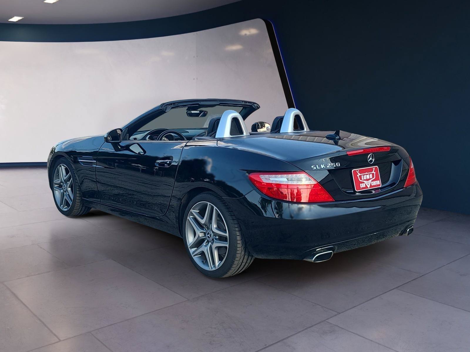 Used 2013 Mercedes-Benz SLK 250 image 3