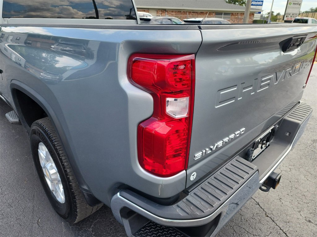 Used 2025 Chevrolet Silverado 3500 LT AWD/4WD image 9