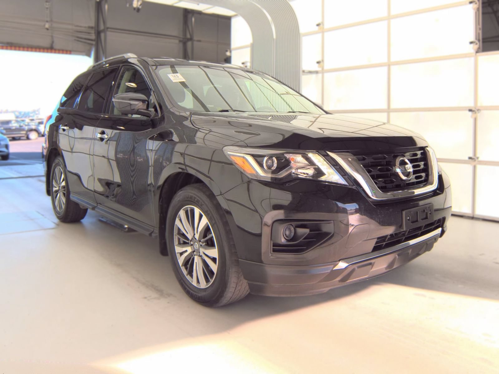 Used 2020 Nissan Pathfinder S AWD/4WD image 4