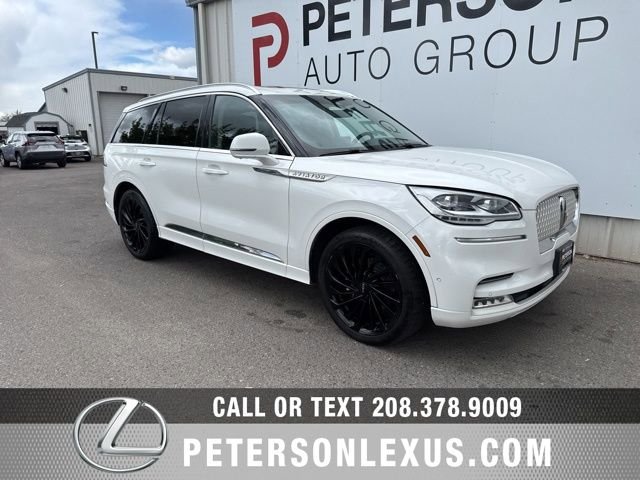 Used 2022 Lincoln Aviator Reserve w/ Equipment Group 201A AWD/4WD image 2