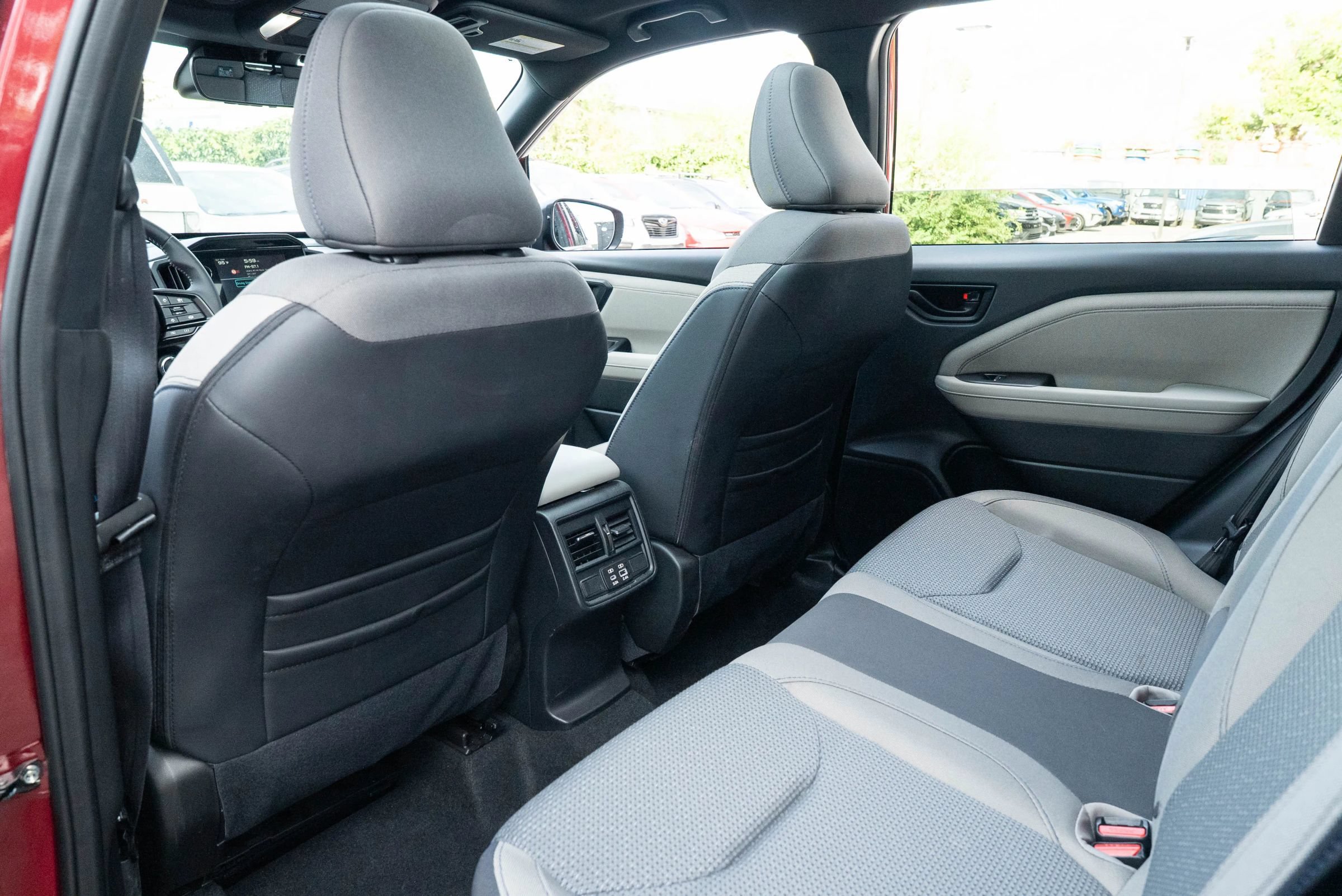 Used 2025 Subaru Forester Premium AWD/4WD image 16