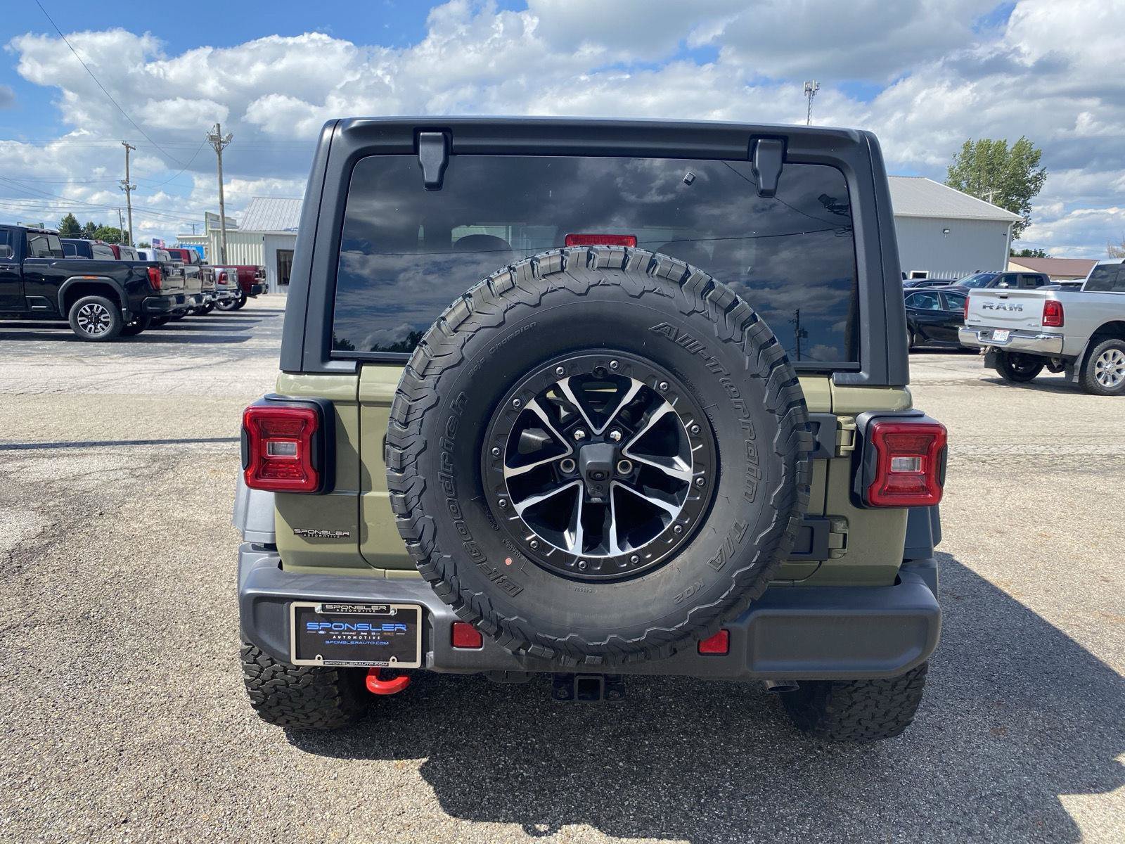 New 2026 Jeep Wrangler Rubicon w/ Xtreme 35 Tire Package AWD/4WD image 5