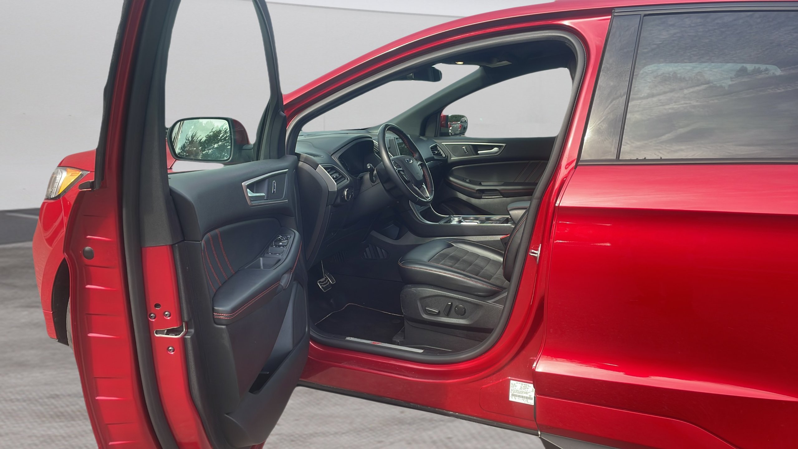 Used 2024 Ford Edge ST-Line AWD/4WD image 13