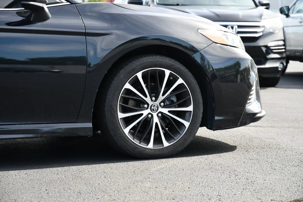 Used 2019 Toyota Camry SE FWD image 9